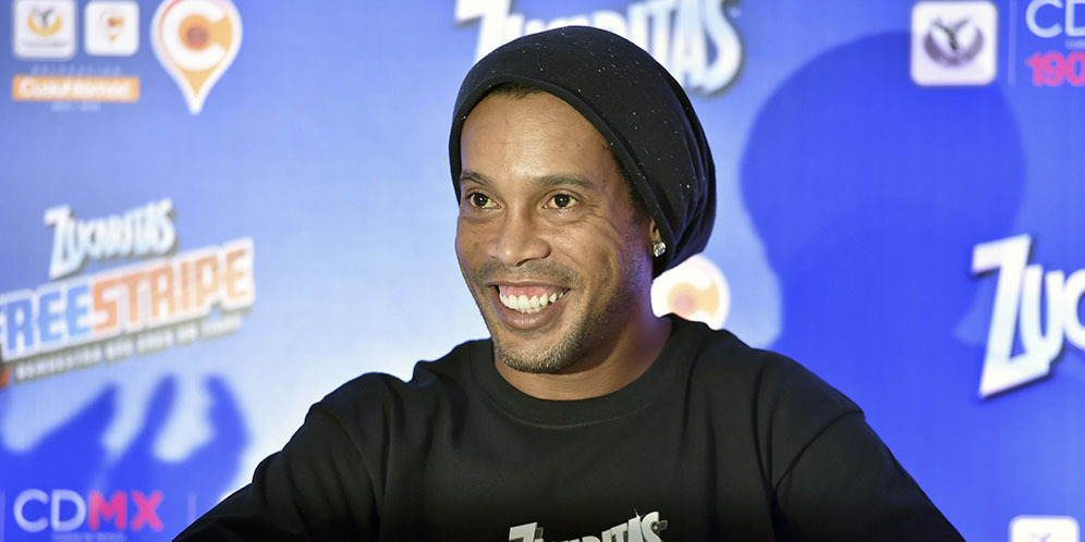 Sudah Uzur, Ronaldinho Ogah Pensiun