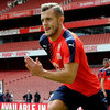 West Ham Coba Rayu Wilshere Tinggalkan Emirates