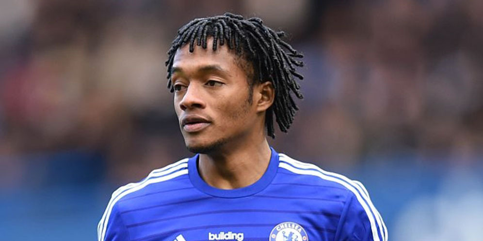 Conte Minta Chelsea Pertahankan Cuadrado