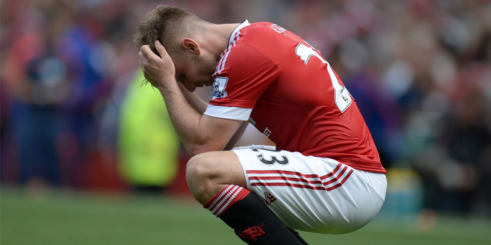 Luke Shaw Cedera Ketika MU Kalah dalam Laga Derby