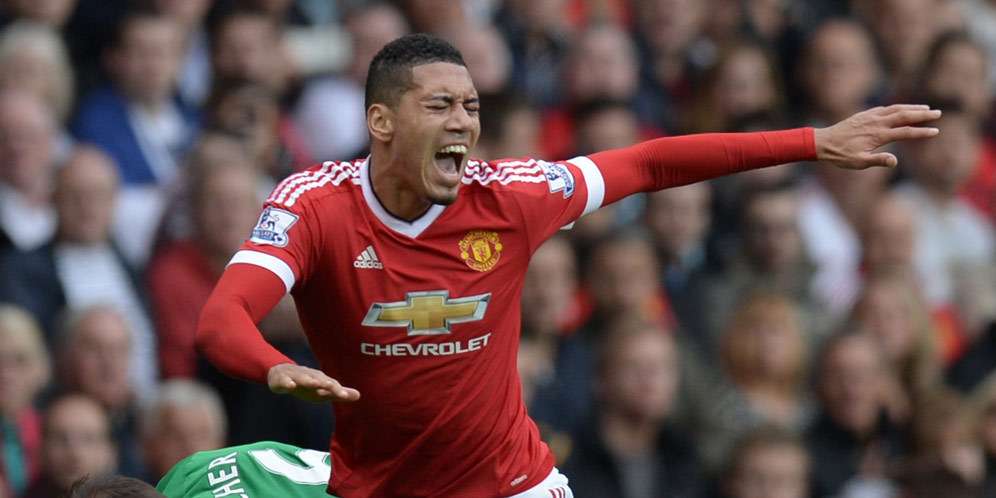 Smalling dan Lingard Adu 'Juggle Juggle', Siapa Pemenangnya?