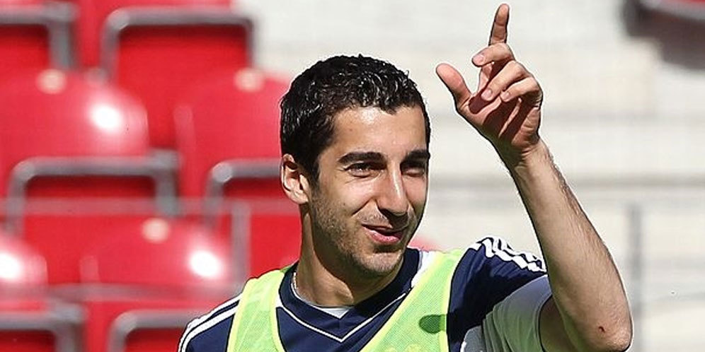 MU Sudah Resmi Jual Jersey Mkhitaryan