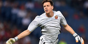 Polandia ke EURO, Szczesny Joget-joget Aneh