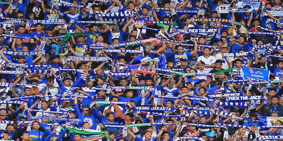 Merinding! Saat Suporter Persib Lantunkan Al Fatihah di Stadion