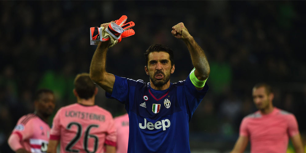 Buffon Selamatkan Nyonya Tua di Borussia-Park