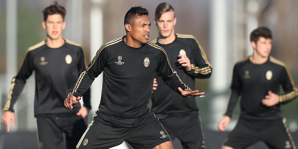 Disiksa Alex Sandro, City Kalap dan Layangkan Tawaran ke Juve