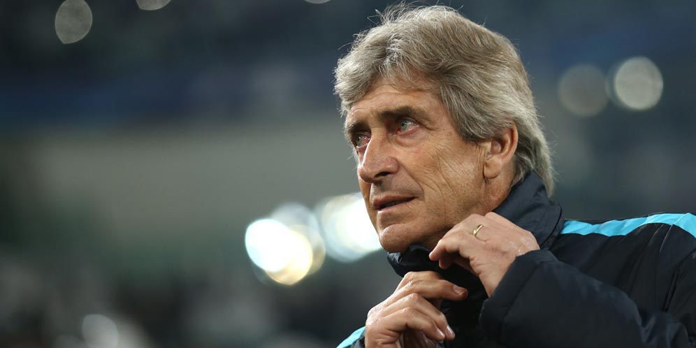 Pellegrini Latih Man City Agar Tak Protes Wasit