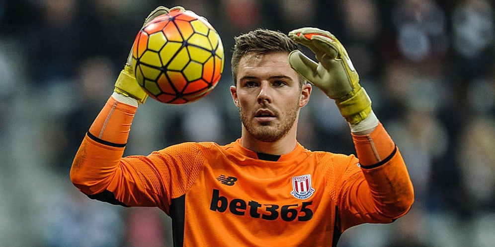 Hughes: Butland Bisa Sehebat Cech