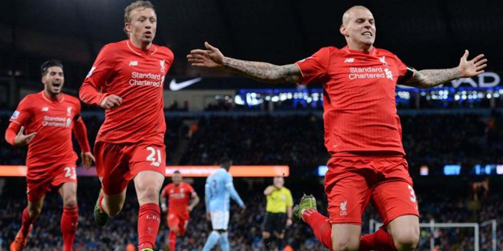 Hari Natal, Ada Kalkun Joget di Kepala Skrtel