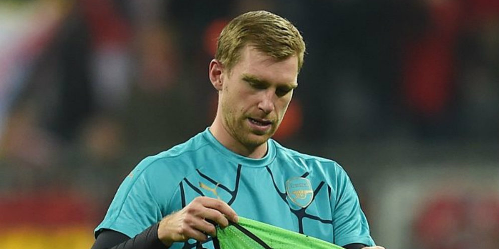 Mertesacker: Belanja Besar Bukan Jaminan Juara