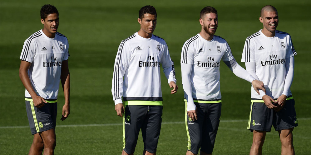 Video: Sukses Nutmeg Varane, Ronaldo Girang Setengah Mati