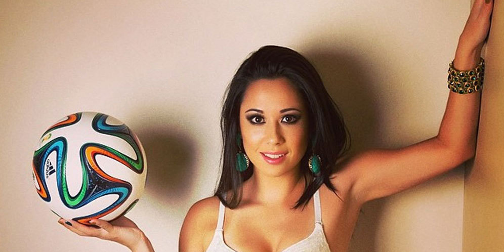 Raquel Benetti, Dewi Juggling Bola Dengan High Heels