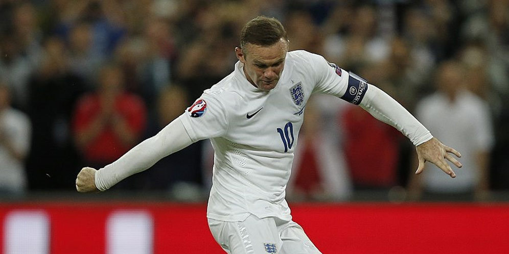 Three Lions 108, Rooney Kini di Belakang Gerrard