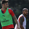 Giroud Untuk Possession, Walcott Untuk Counter