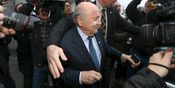 Dianggap Korupsi, Platini dan Blatter Dihukum Delapan Tahun Dianggap Korupsi, Platini dan Blatter Dihukum Delapan Tahun
