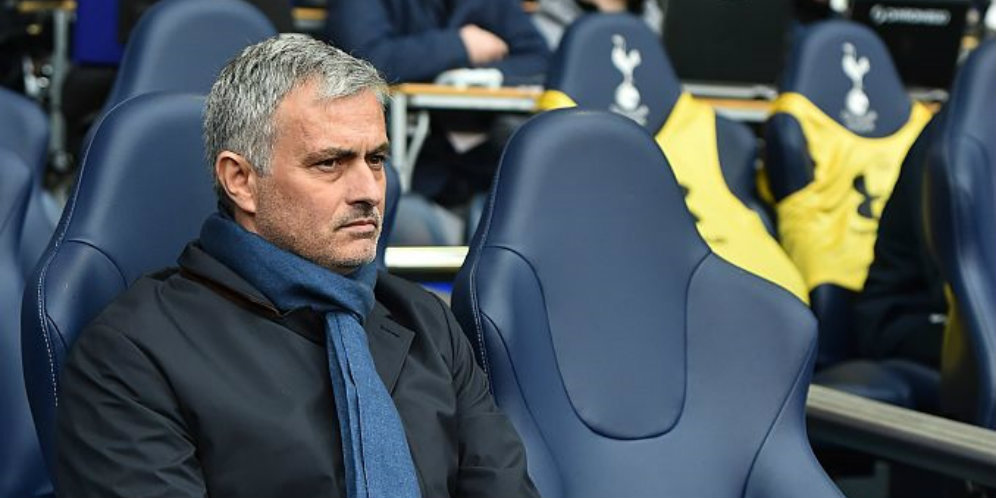 Mourinho: Bukan Tiga, 25 Pemain Pesta di Klub Malam