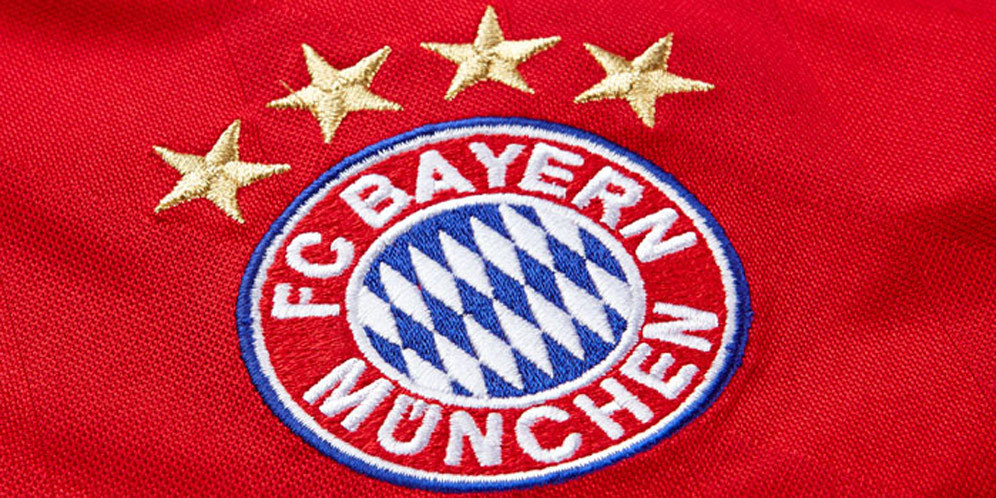 Dua Bintang Bayern Lomba Pakai Sweater Terbanyak