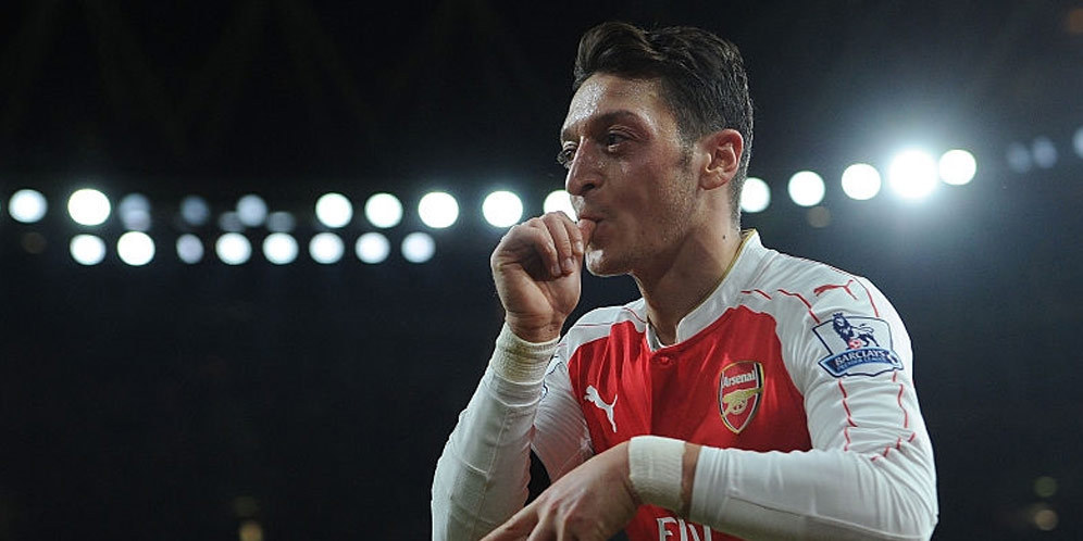 Ozil Puas Arsenal Finish di Atas Tottenham