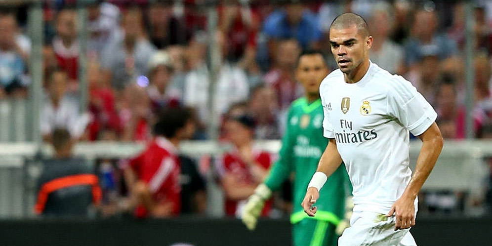 Pepe Rayakan 300 Caps di Real Madrid