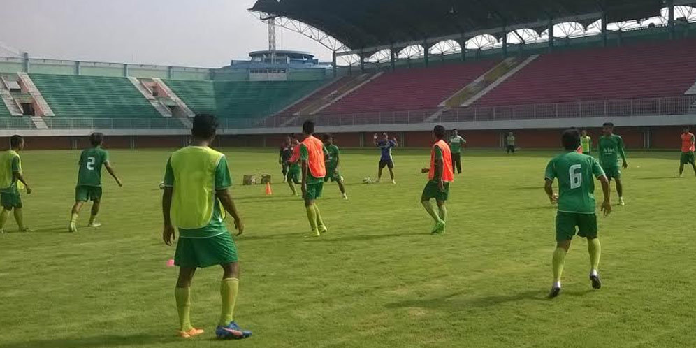 Kompak Kritik Rumput Stadion Maguwoharjo