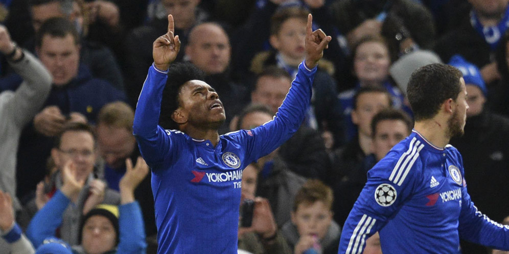 Gol (Bukan) Tendangan Bebas Pertama Willian