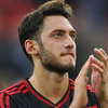 Diminati MU dan Arsenal, Calhanoglu Tegaskan Bertahan di Leverkusen