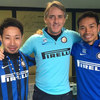 Nagatomo Bertemu Kembarannya di Markas Inter Milan Nagatomo Bertemu Kembarannya di Markas Inter Milan