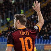 Kontrak Baru Totti Dinilai Solusi Terbaik