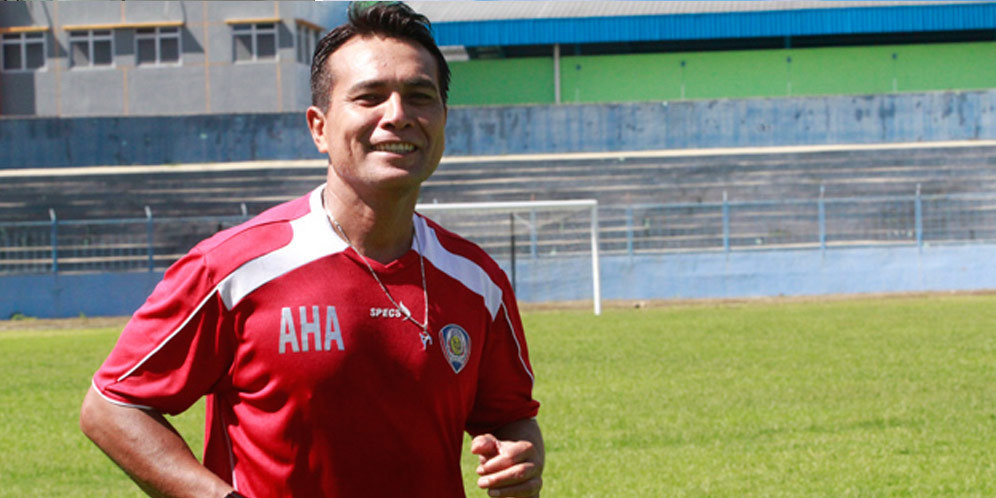 Pelatih Kiper Arema Cronus Mengundurkan Diri