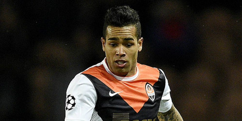 Alex Teixeira Sambut Minat Chelsea