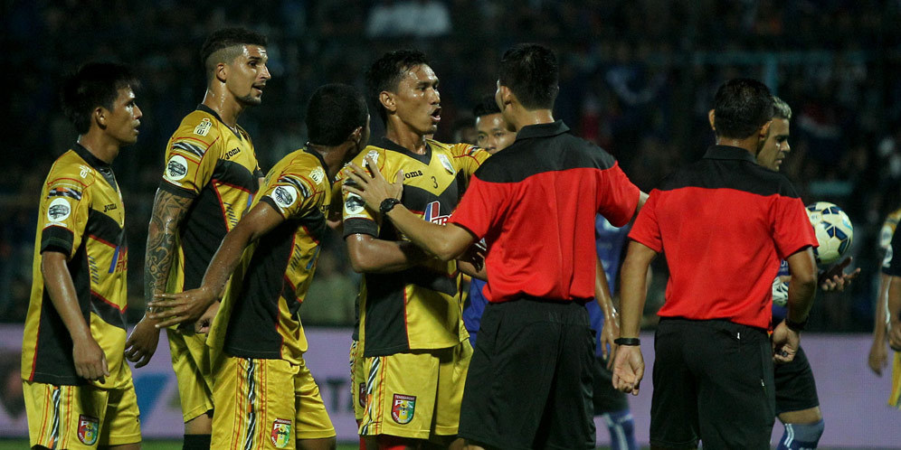 Arthur da Rocha Heran Wasit Beri Arema Cronus Penalti