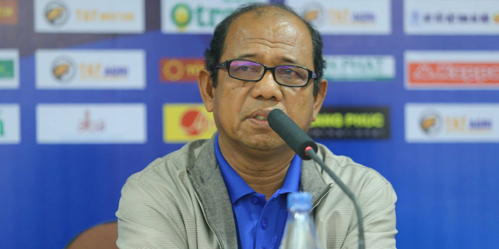 Emral Abus: Jangan Bandingkan Persib Dulu dan Sekarang