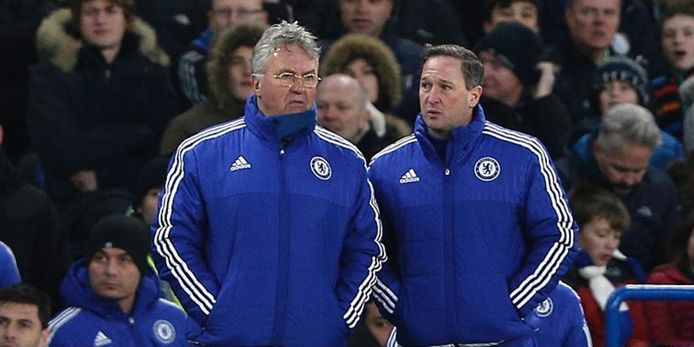 Hiddink Tak Mau Sendirian Disebut Aktor Penyelamat Chelsea