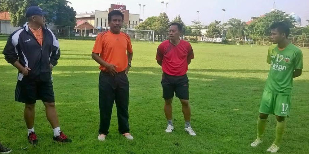 Pelatih dan Manajemen Surabaya United tak Satu Suara Soal Adam Alis