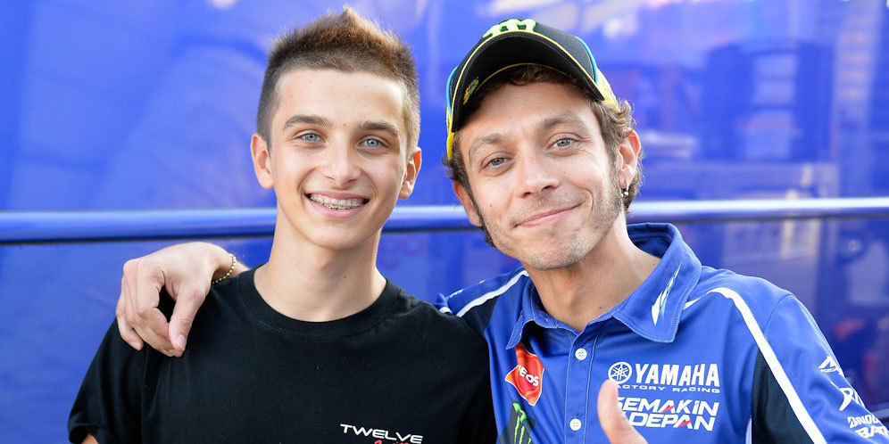 Suka Duka Luca Marini Jadi Adik Valentino Rossi