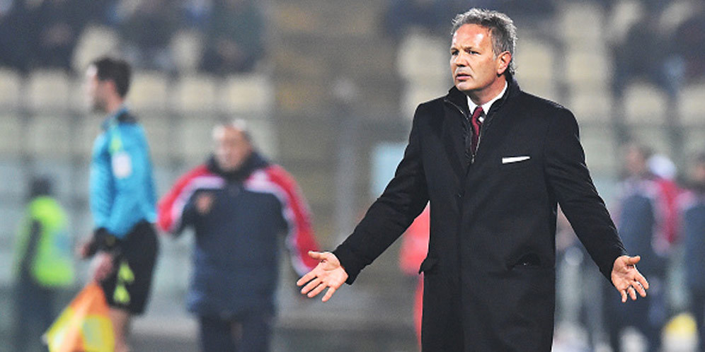 Mihajlovic Yakin Milan Masih Bisa Tiga Besar