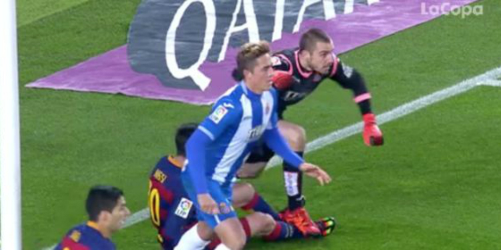 Pelatih Kiper Espanyol: Pau Lopez Salah Dengan Injak Messi