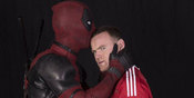Ketika Deadpool Cium Kening Rooney