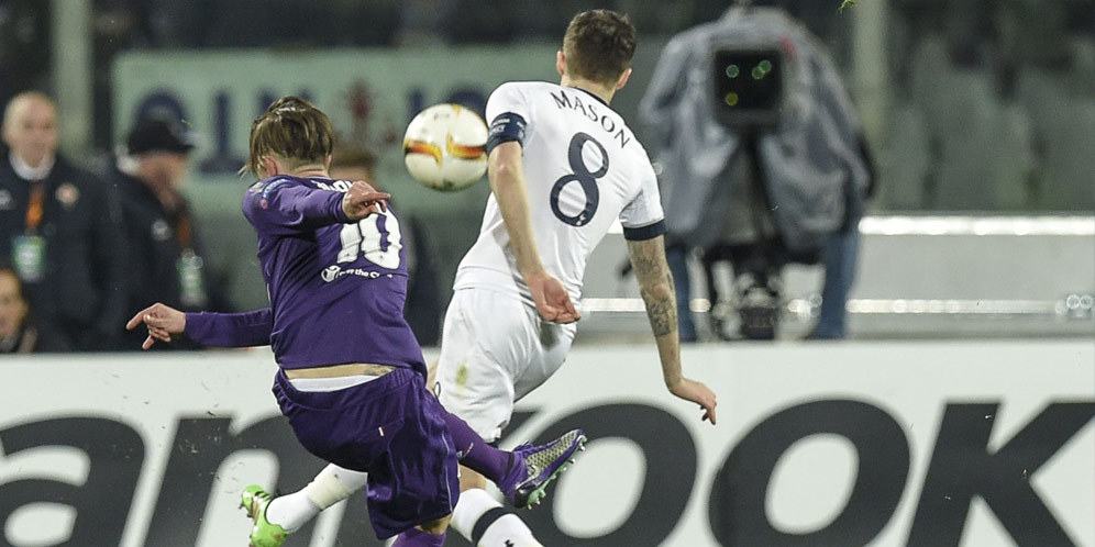 Golazo Jarak Jauh Bernardeschi vs Spurs