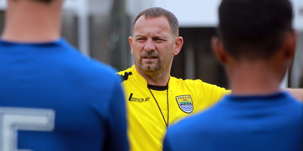 Dejan Mundur dari Persib