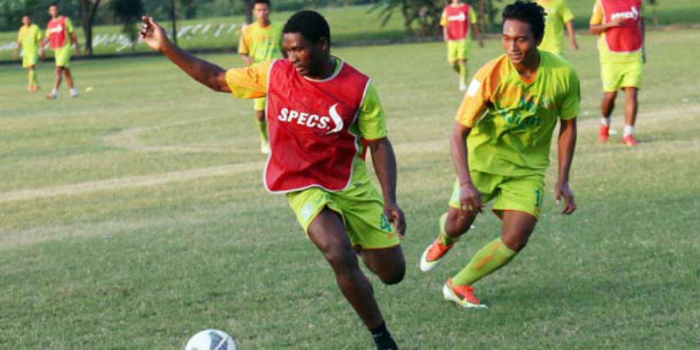 Surabaya United Fokus Seleksi Mbamba