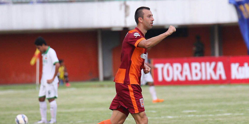 Goran Gancev Resmi Berkostum Arema Cronus