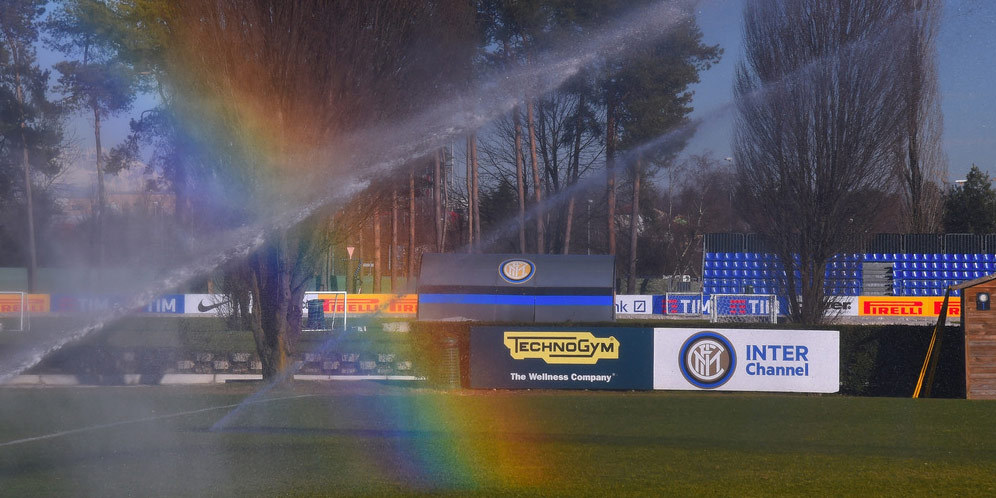 Goresan Pelangi di Tempat Latihan Inter Milan