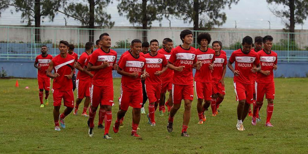 Madura United Hormati Pusamania Borneo FC