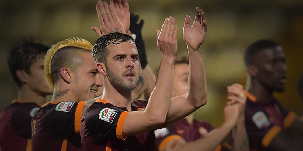 Merasa Dizalimi Wasit, Pjanic: Hasil Yang Tak Adil