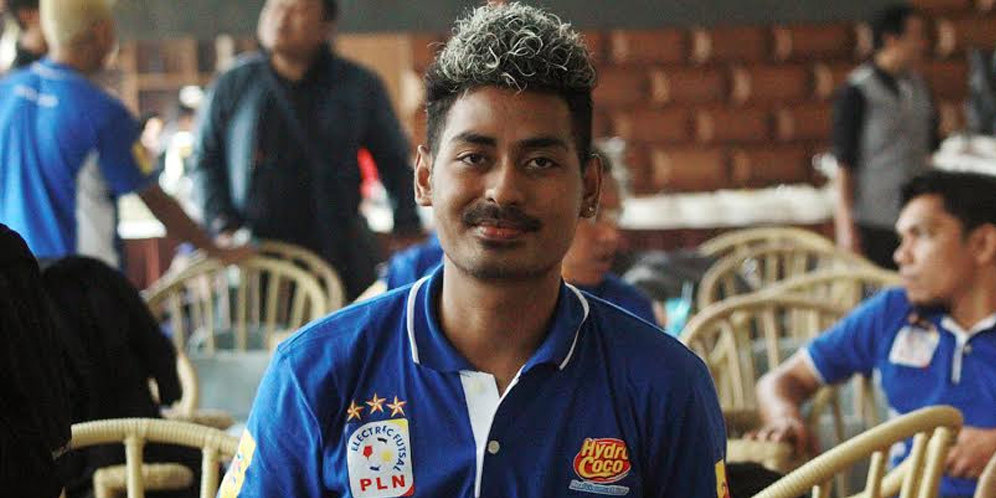 Lupakan Sepakbola, Wonderkid Papua Ini Nikmati Peran Baru di Electric PLN