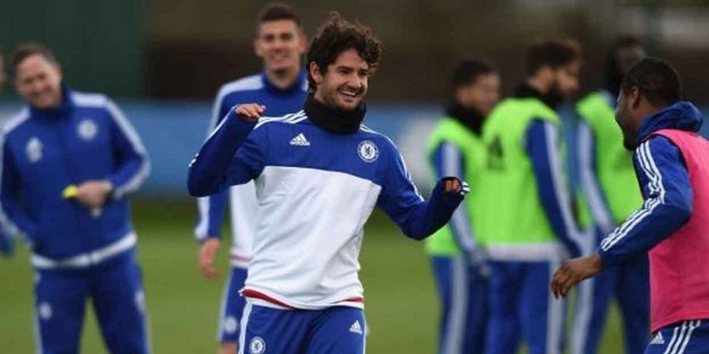 Chelsea Akan Beri Debut ke Pato