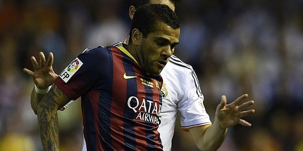 Dani Alves Kecam Tribut Cruyff di Clasico