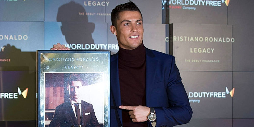 Ronaldo Rilis Brand Parfum Pribadi 'Legacy' di Madrid