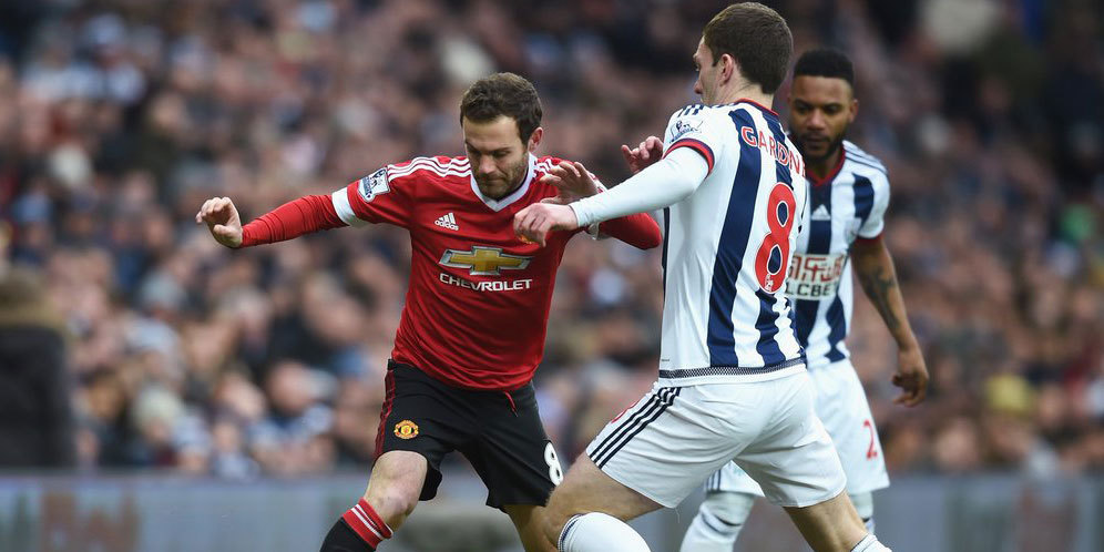 Kartu Merah Pertama Juan Mata di Premier League